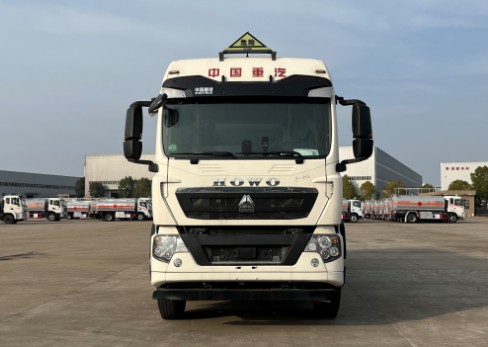 重汽豪沃29.3方鋁合金運油車_楚勝牌CSC5329GYYLZ6型鋁合金運油車 重汽豪沃29.3方鋁合金運油車_楚勝牌CSC5329GYYLZ6型鋁合金運油車